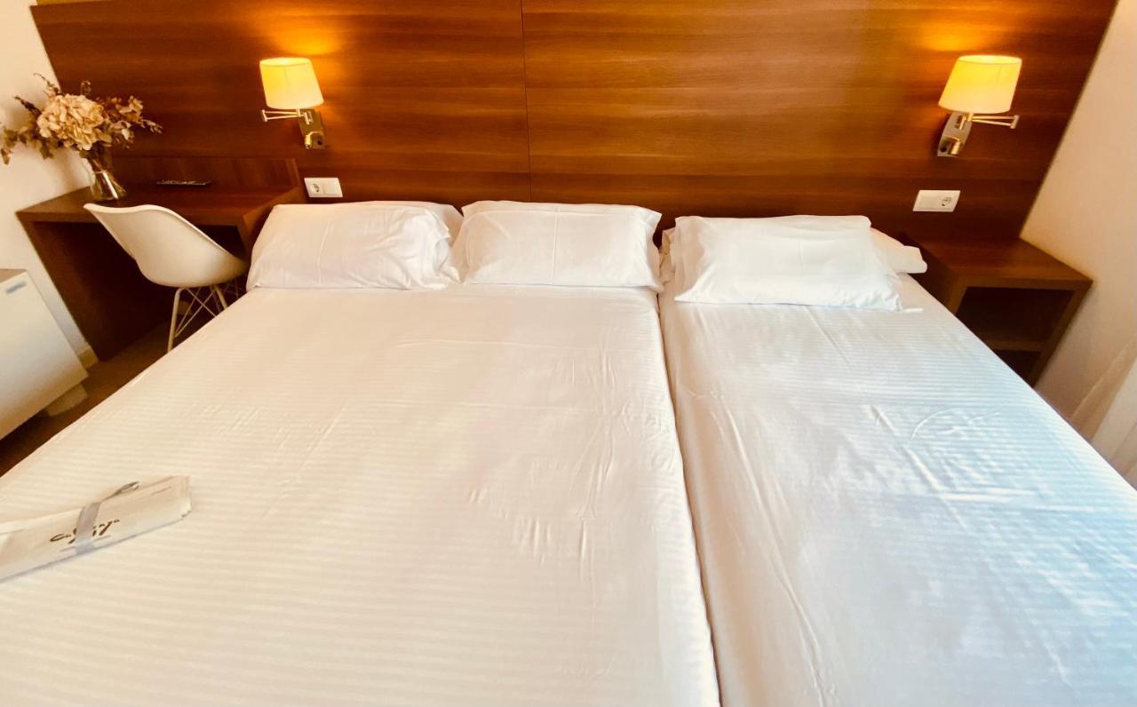 Hotel Carbonell ยันซา ภายนอก รูปภาพ