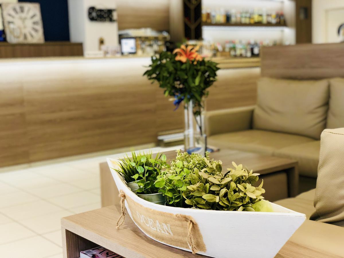 Hotel Carbonell ยันซา ภายนอก รูปภาพ